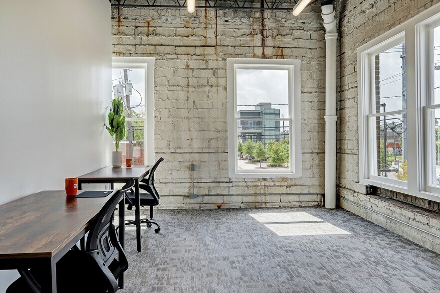 More Photos Of 1911 Washington Ave, Houston Storefront Retail Office For Lease
