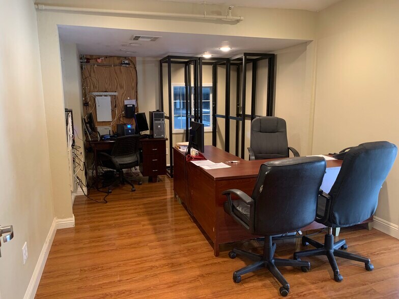 More Photos Of 505 S Main St, Santa Ana Storefront For Sale