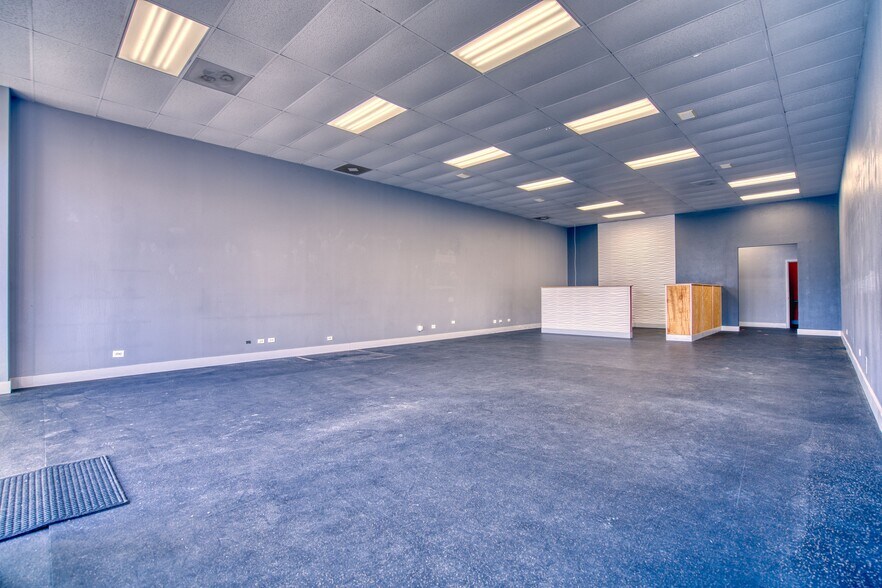 More Photos Of 305-325 Waneka Pky, Lafayette General Retail For Lease