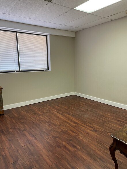 More Photos Of 25 Meadowland, Universal City Coworking Space