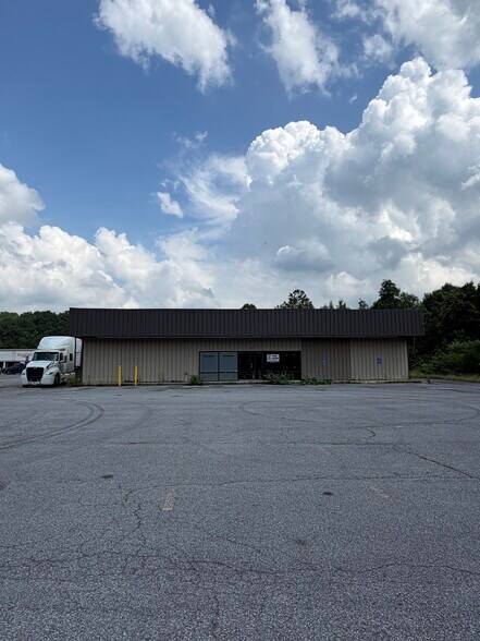 Primary Photo Of 6858 Route 711, Seward Freestanding For Lease