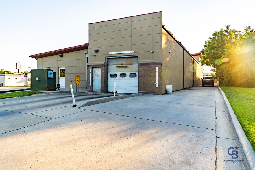 More Photos Of 3311 N Belt Hwy, Saint Joseph Carwash For Sale