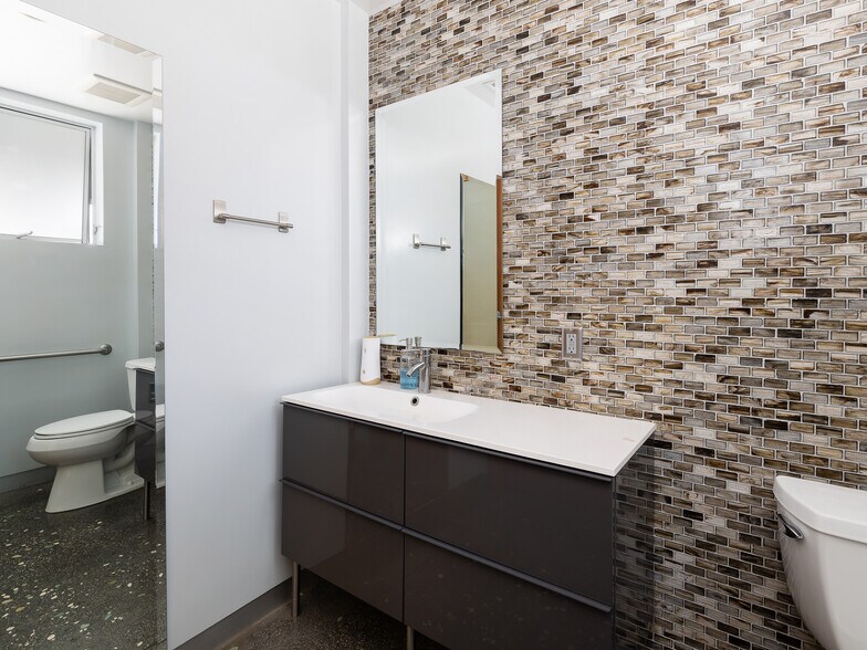 More Photos Of 215-237 California St, El Segundo Loft Creative Space For Lease
