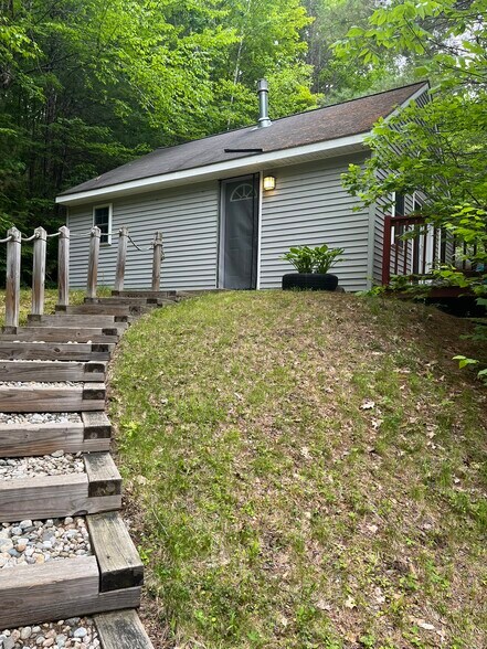 More Photos Of 279 Harrison Rd, Norway Hotel For Sale