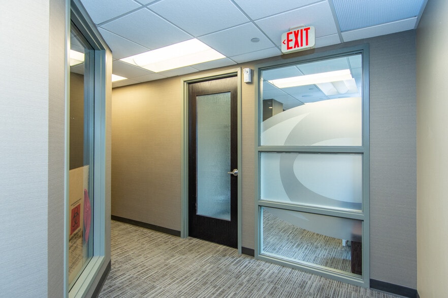 More Photos Of 7300 France Ave S, Edina Medical For Sale