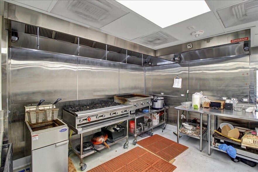 More Photos Of 110 S Fairfax Ave, Los Angeles Office For Lease