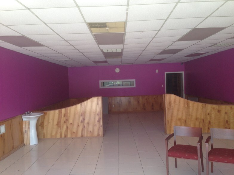 More Photos Of 209 Bedford Rd, Bedford General Retail For Lease