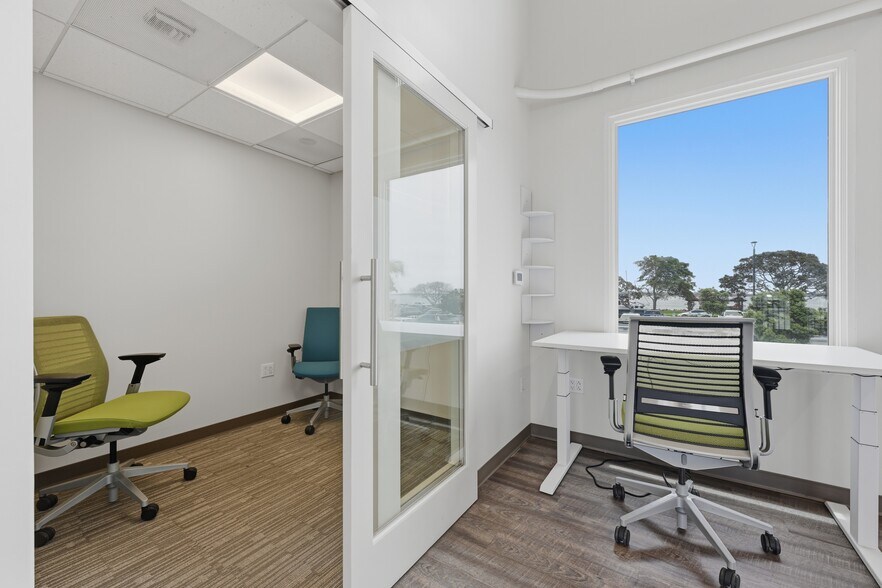 More Photos Of 1551 Shelter Island Dr, San Diego Hotel For Lease