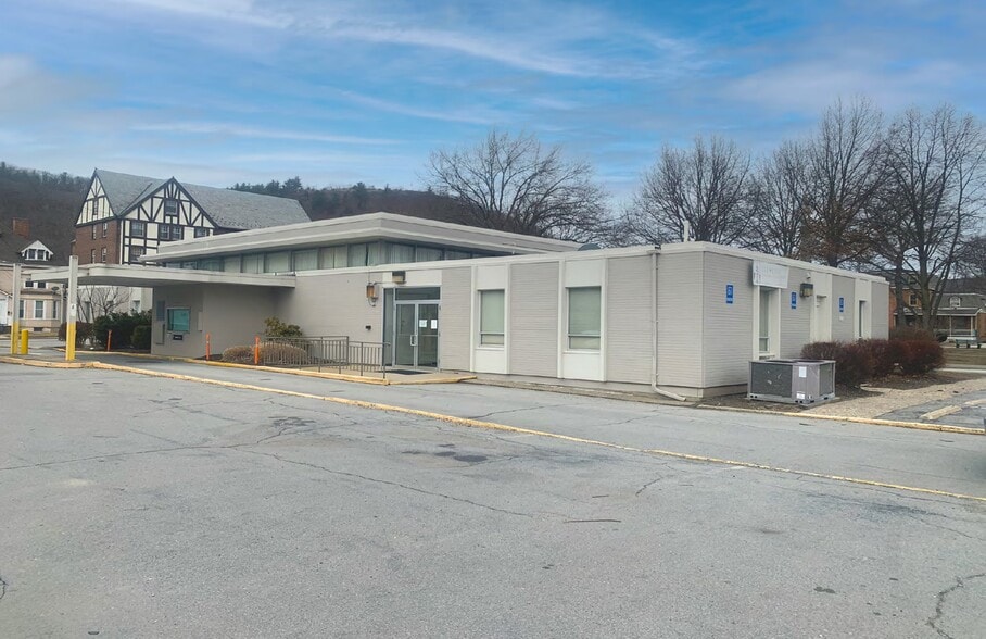 More Photos Of 5 S Broome St, Port Jervis Bank For Sale