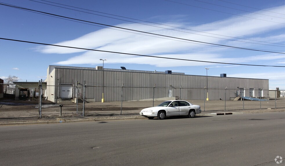 More Photos Of 5200 E Smith Rd, Denver Manufacturing For Lease