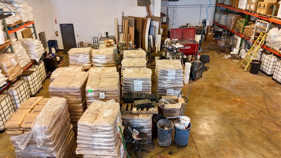 More Photos Of 190 N Cutler Dr, North Salt Lake Warehouse For Lease