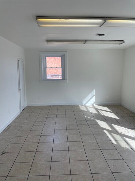 More Photos Of 2010-2012 Rhode Island Ave NE, Washington Storefront Retail Office For Lease