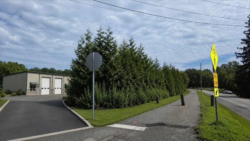 More Photos Of 395 US-6, Mahopac Flex For Lease