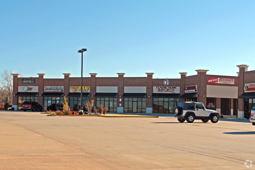 More Photos Of 900-1016 NW 150th St, Edmond Unknown For Lease