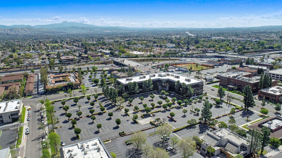 More Photos Of 400 N Tustin Ave, Santa Ana Office For Lease