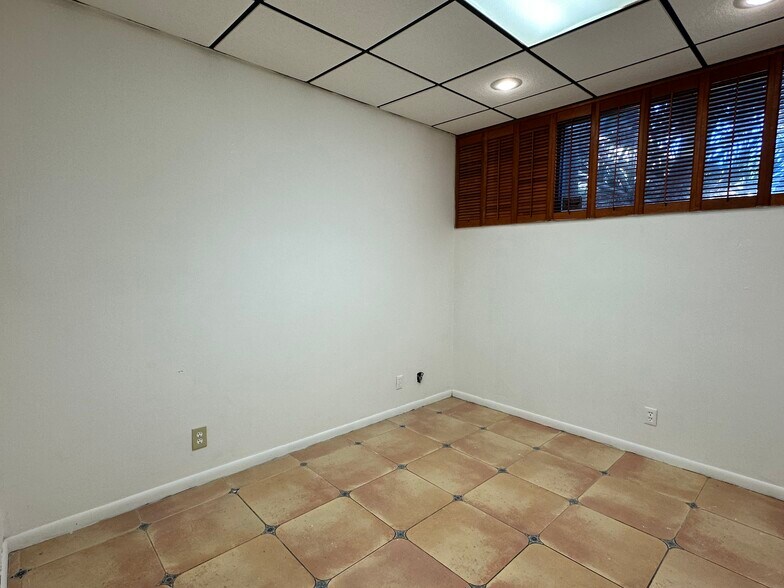 More Photos Of 7800 W Oakland Park Blvd, Sunrise Medical For Lease