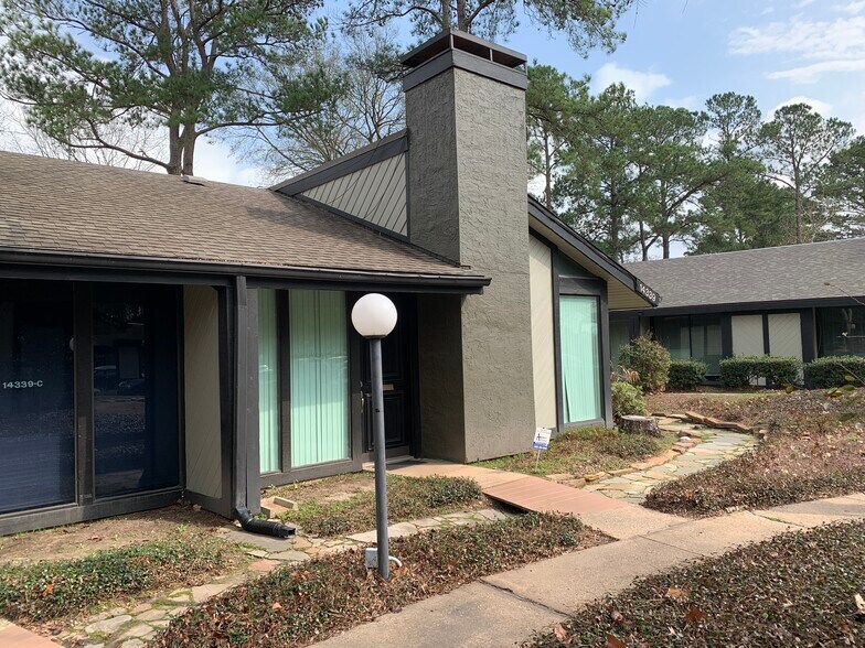 More Photos Of 14339 Torrey Chase Blvd, Houston Office For Sale