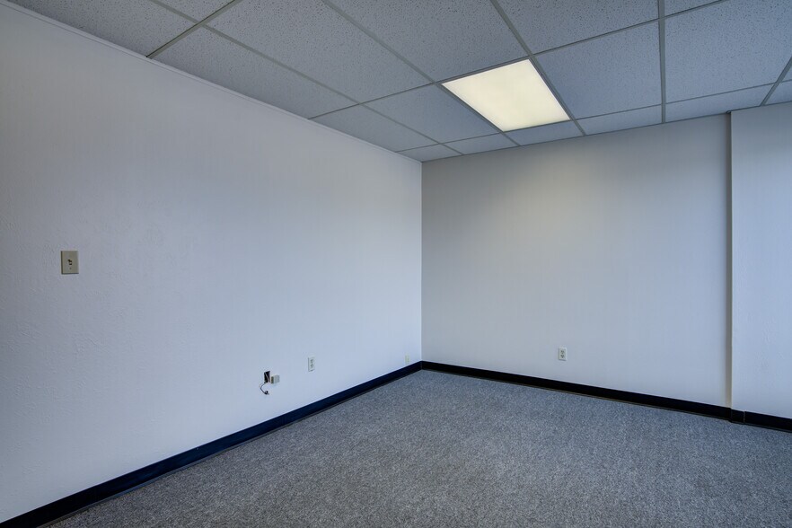 More Photos Of 225 S Academy Blvd, Colorado Springs Office For Sale