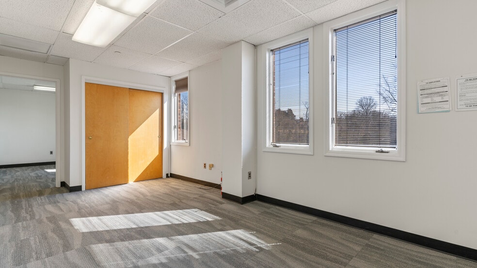 More Photos Of 10903 Indian Head Hwy, Fort Washington Office For Lease