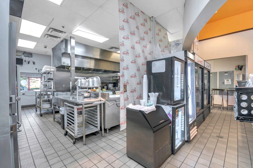 More Photos Of 5600 Butler National Dr, Orlando Service Station For Sale