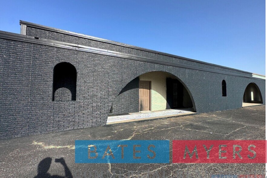 More Photos Of 2805 National Dr, Garland Warehouse For Lease