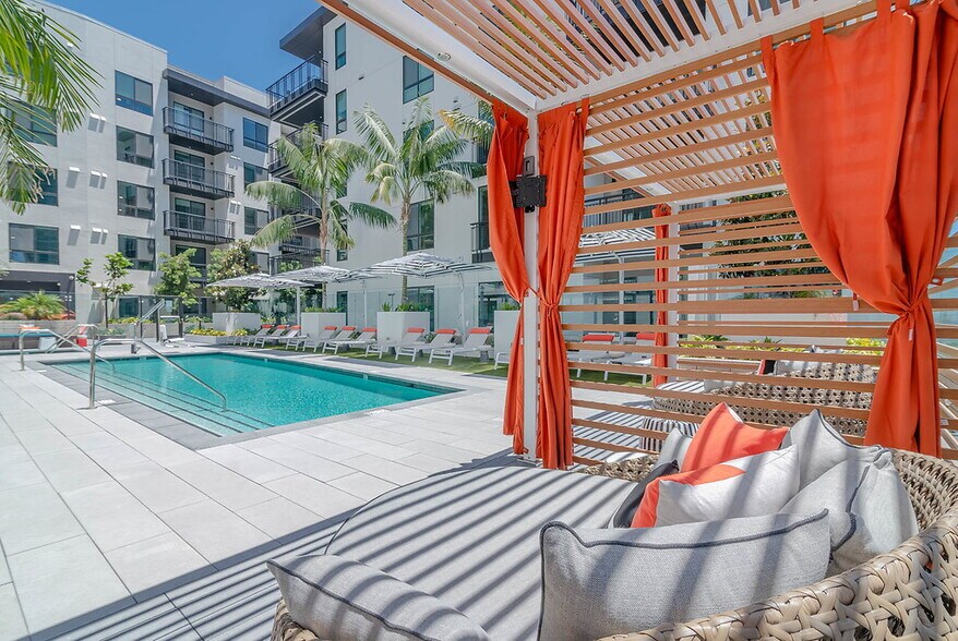 More Photos Of 6240 W Sunset Blvd, Los Angeles Apartments For Lease