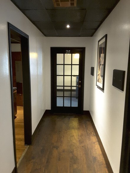 More Photos Of 6670 S Lewis Ave, Tulsa Office For Sale