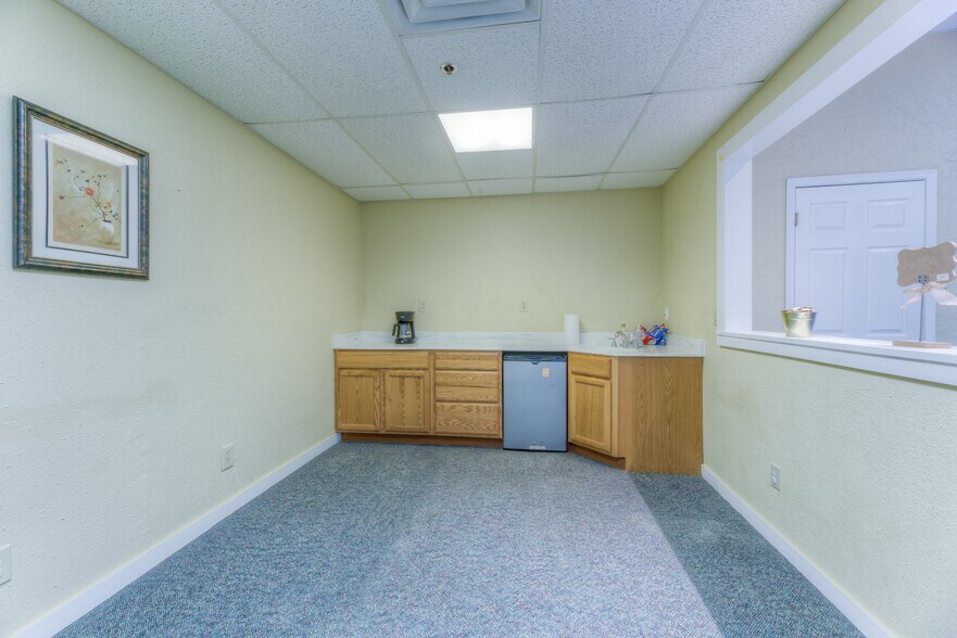 More Photos Of 1109 E Memphis St, Broken Arrow Religious Facility For Lease