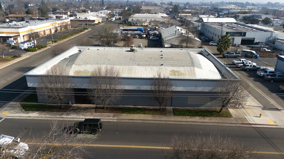 More Photos Of 1460 W 18th St, Merced Office For Sale