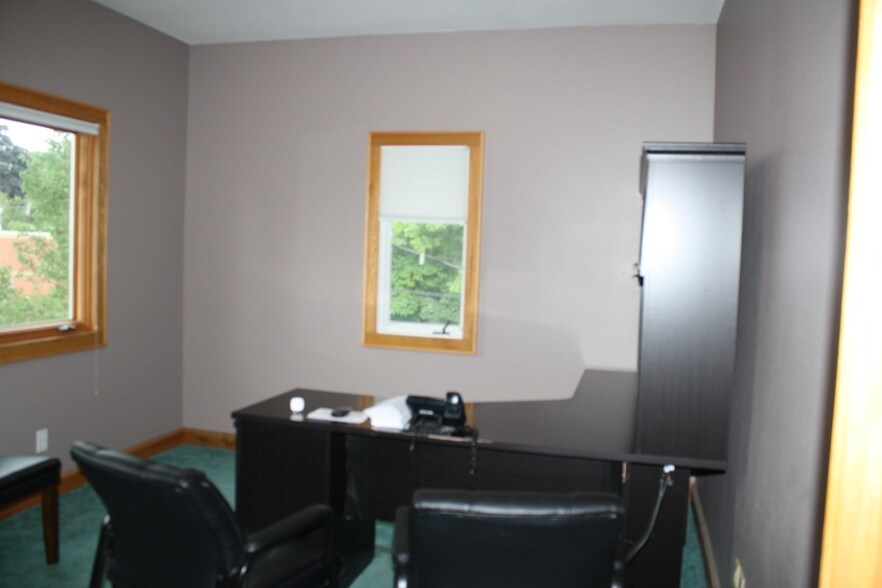 More Photos Of 6110 N Port Washington Rd, Milwaukee Office For Lease