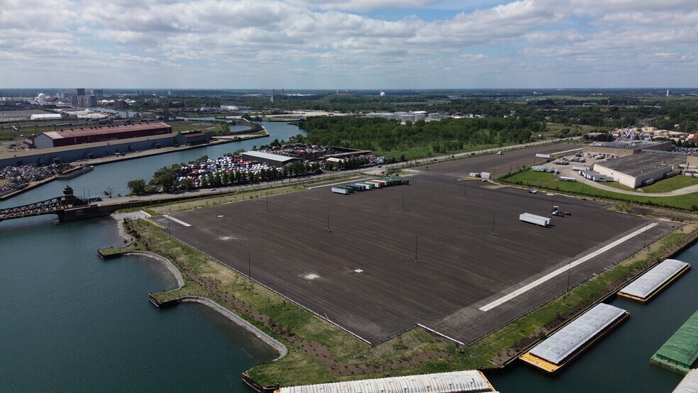 3000 E 106th St, Chicago, IL 60617 Land For Lease