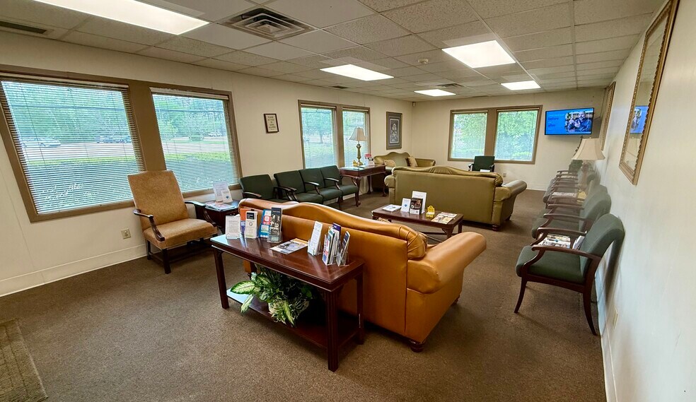 More Photos Of 1814 Hospital Dr, Jackson Healthcare For Sale