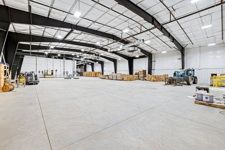 More Photos Of 1450 Enterprise Dr, Lemoore Warehouse For Sale
