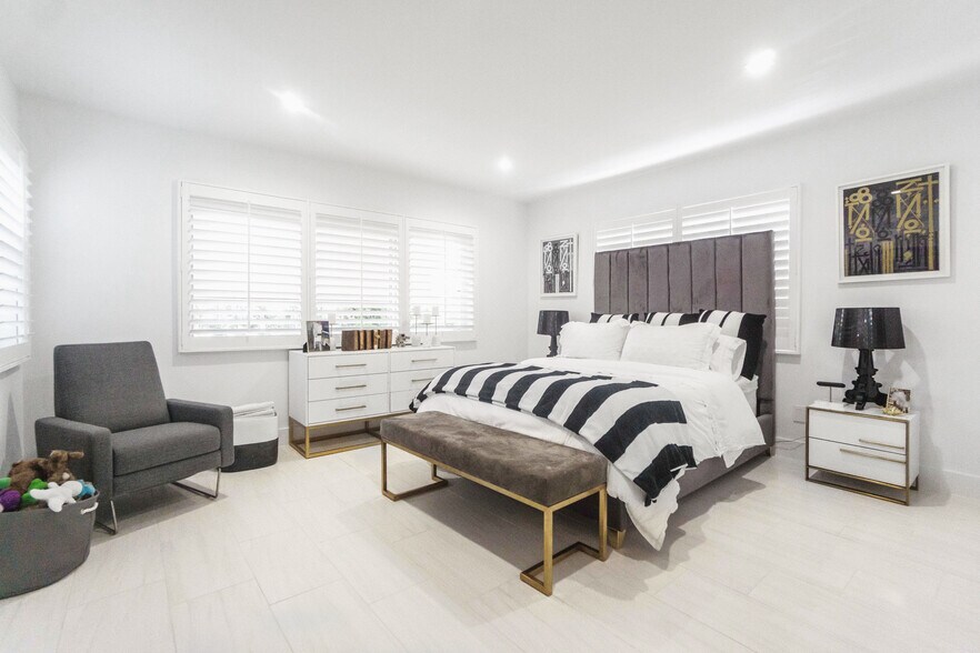 More Photos Of 3909 Garden Ave, Miami Apartments For Sale