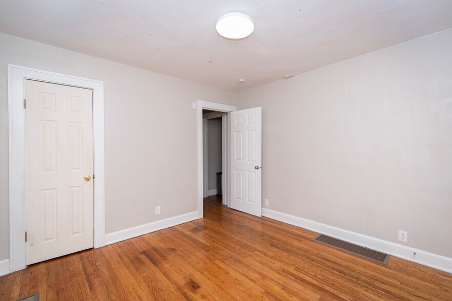 More Photos Of 5331 Charlotte St, Kansas City Apartments For Sale