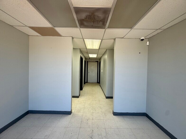 More Photos Of 527 NW County Rd, Hobbs Warehouse For Lease