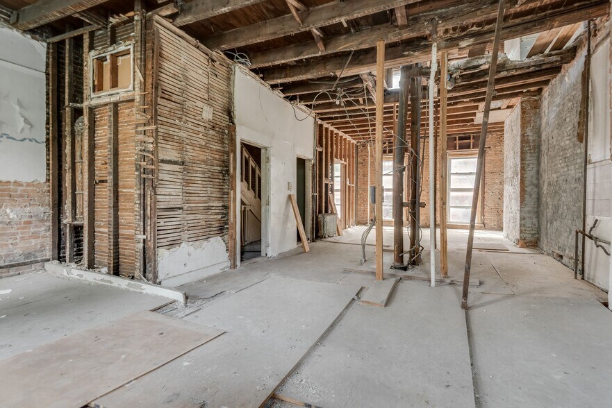 More Photos Of 122 Hoyt St, Brooklyn Multifamily For Sale