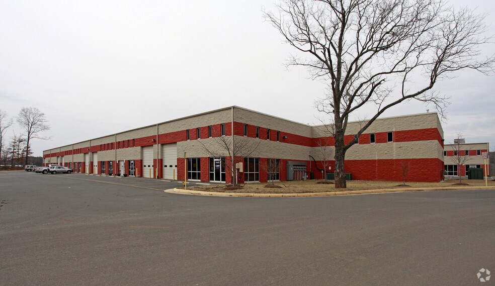 More Photos Of 9400-9414 Center Point Ln, Manassas Light Distribution For Lease