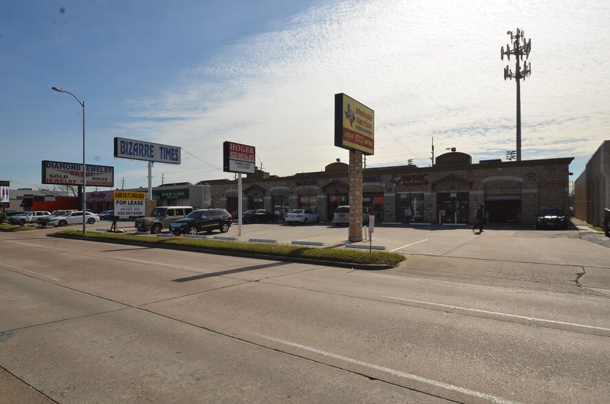 More Photos Of 5717 Richmond Ave, Houston Unknown For Lease