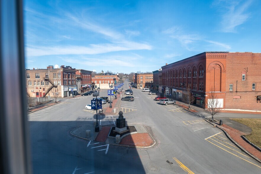 More Photos Of 4 Market Sq, Houlton Office For Sale