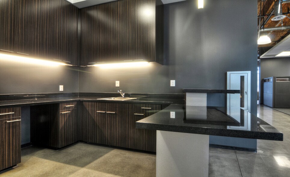 More Photos Of 9150 Irvine Center Dr, Irvine Office For Sale