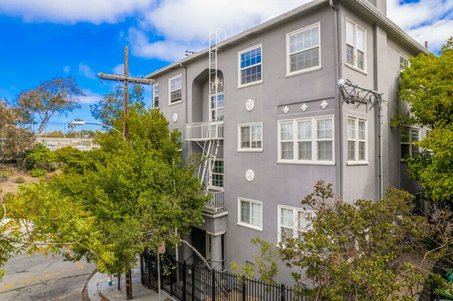 More Photos Of 1000 E 33rd St, Oakland Apartments For Sale