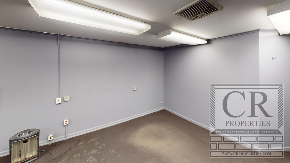 More Photos Of 2934 US Route 9W, New Windsor Township Auto Dealership For Sale