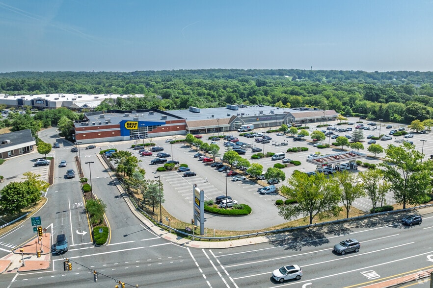 More Photos Of 1 Faunce Corner Rd, Dartmouth Unknown For Lease