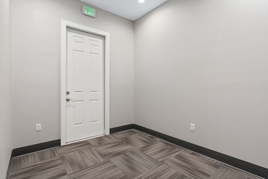 More Photos Of 8212 Liberty Grove Rd, Rowlett Medical For Sale