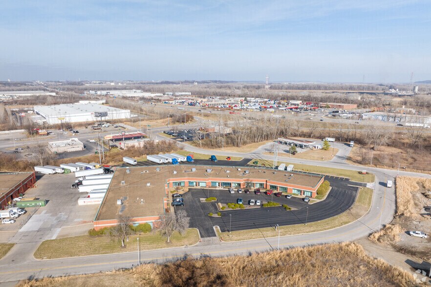 More Photos Of 7050-7098 Universal Ave, Kansas City Light Distribution For Lease