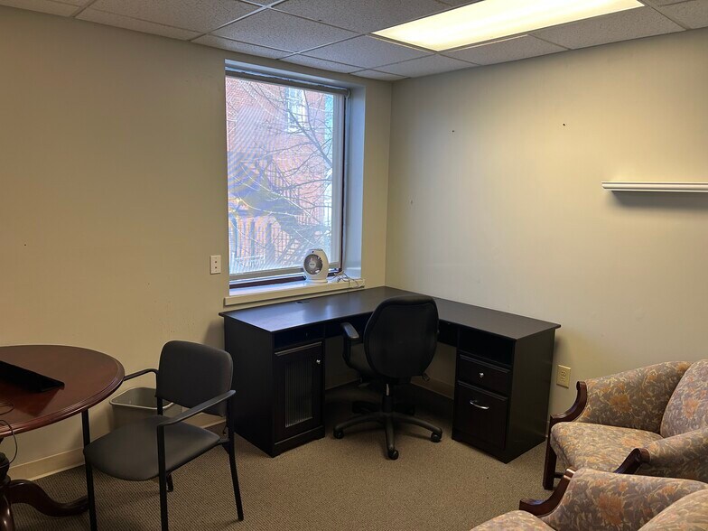More Photos Of 180 Haven St, Reading Office For Lease