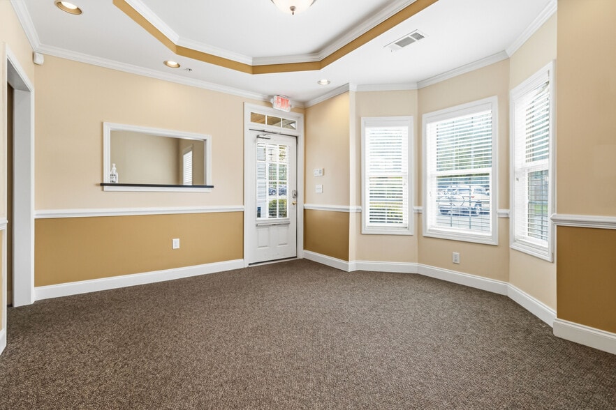 More Photos Of 100-126 Prospect Pl, Alpharetta Office For Sale
