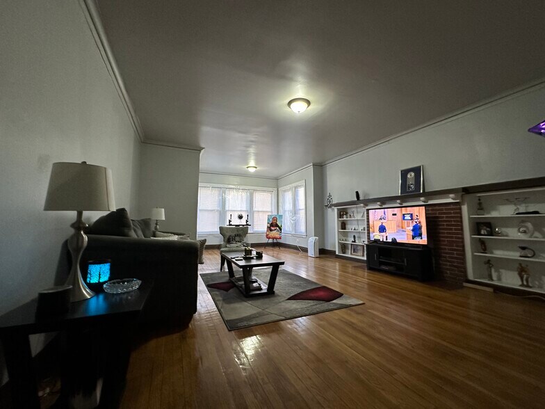 More Photos Of 6609-6611 S Greenwood Ave, Chicago Apartments For Sale