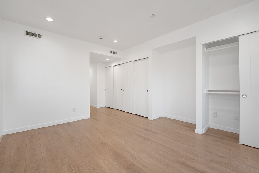 More Photos Of 10706 Camarillo St, Toluca Lake Apartments For Sale